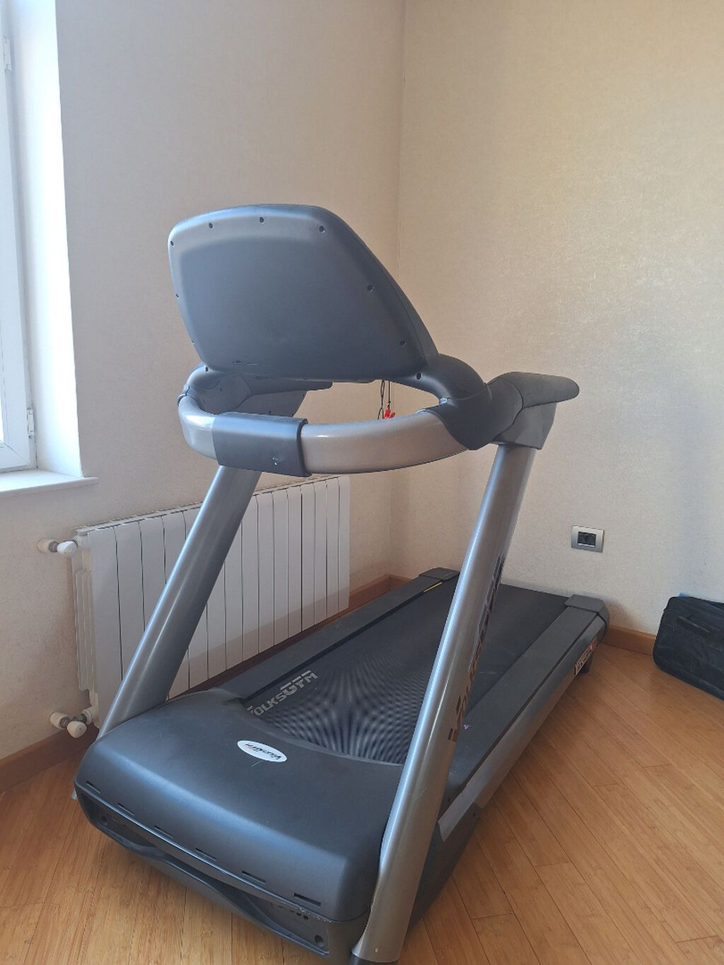 Volksgym V5 Ev seraitinde islenib