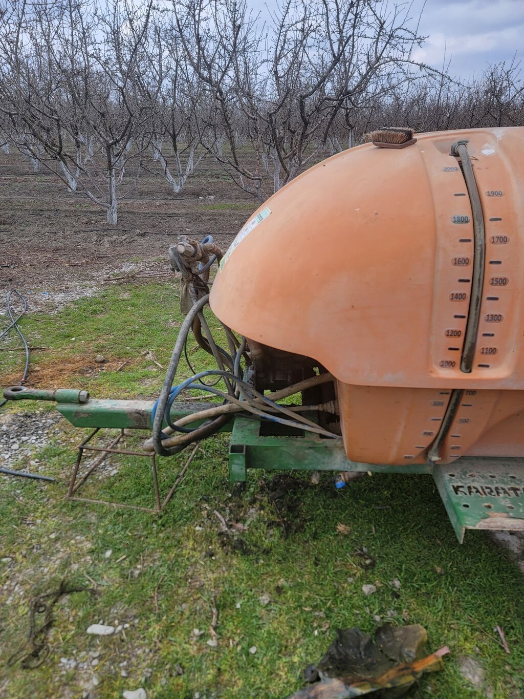 Bağ və meyvə bağlarının dərmanlanması üçün qoşqu tipli çiləyici