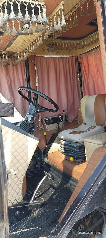 Belarus 1221 traktoru - Güclü dörd silindrli dizel mühərrik, ağır - şəkil 5