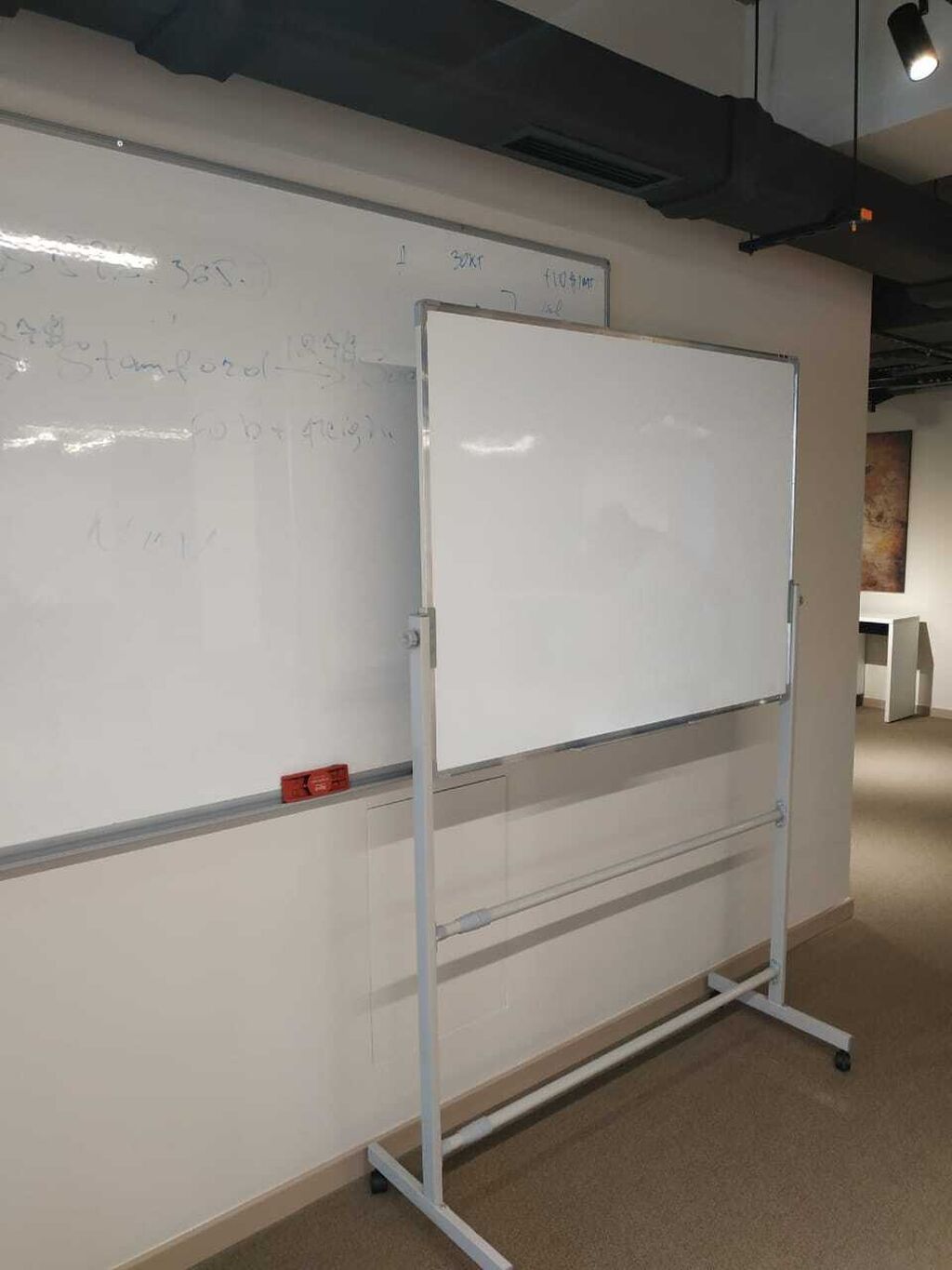 Lövhə. 90*120 sm İki üzlü maqnitli lövhə. Hər iki üzü markerlə