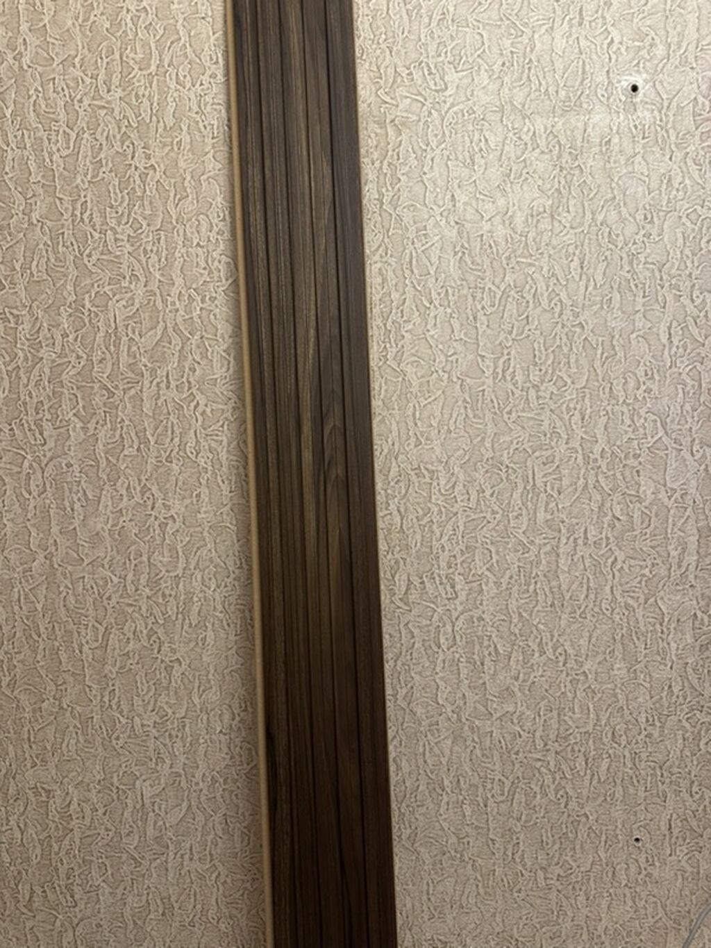 3 eded butov,1 eded yarimciq.Taxta plintus (parket/süpürgəlik)