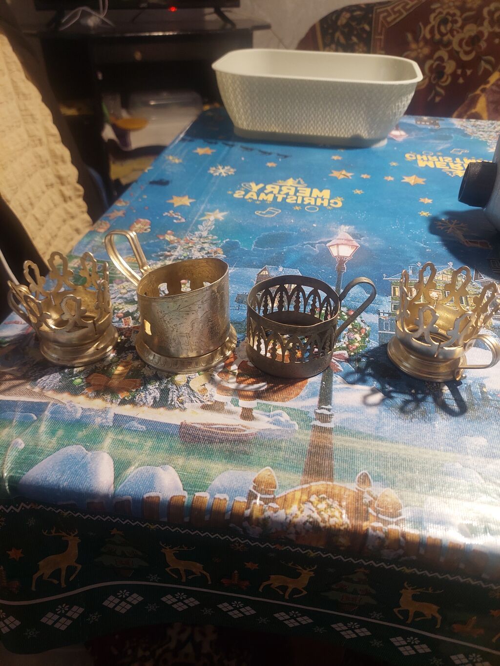 Kolleksiya üçün metal stəkanaltılar (podstakannik) dəsti. - Material