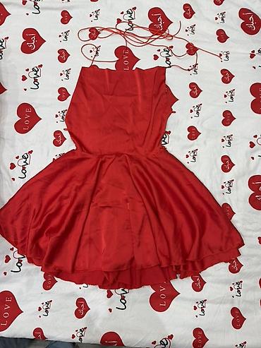 Qırmızı mini don – zərif, ipli arxalı, ikiqat ətəkli - Model: qısa - şəkil 4