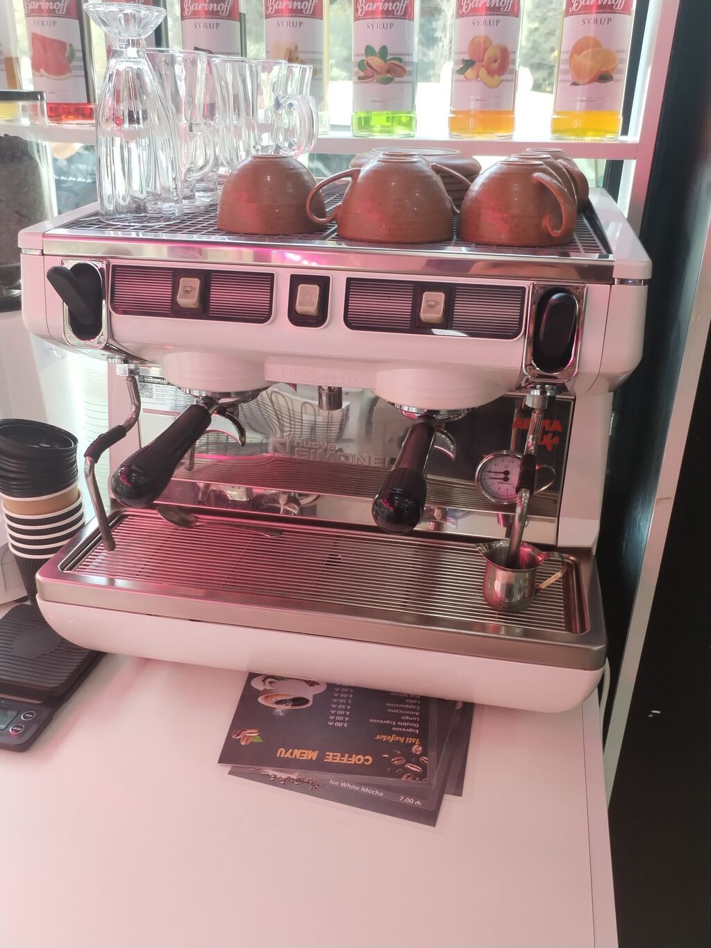 Real alıcıya endirim olacaq.İki qollu peşəkar espresso aparatıdır