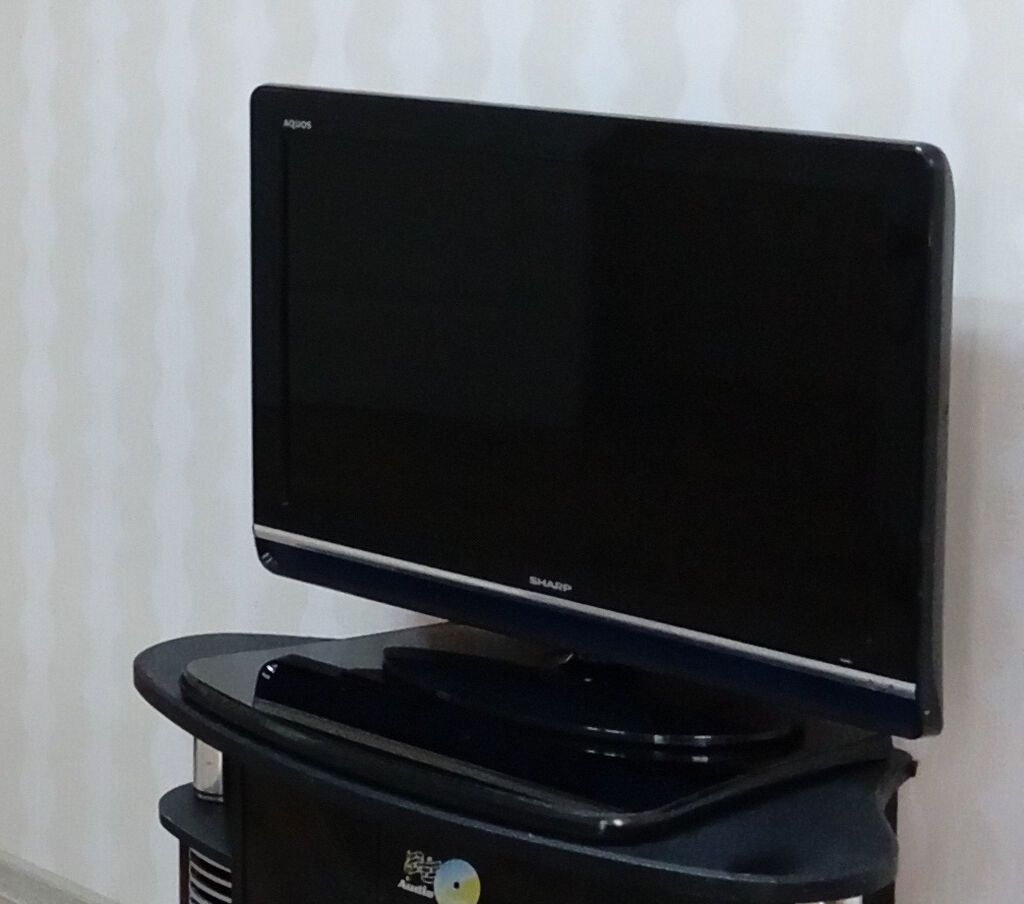 İşlənmiş Televizor Sharp LED ekran 32"