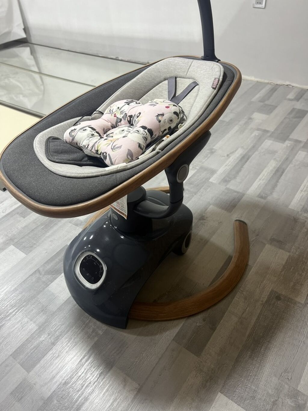 Oğlan və qız üçün, Beşik, Matras ilə, Yellənmə mexanizm ilə