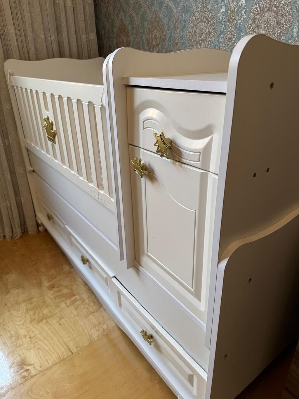 Oğlan və qız üçün, Dördbucaq, Beşik, Matras ilə, Yellənmə mexanizm ilə