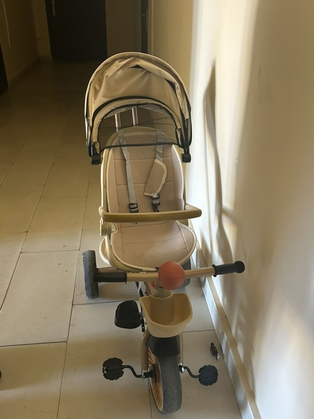 Uşaq üçtəkərli velosipedi – bej rəng - Qatlana bilən geniş günqoruyucu