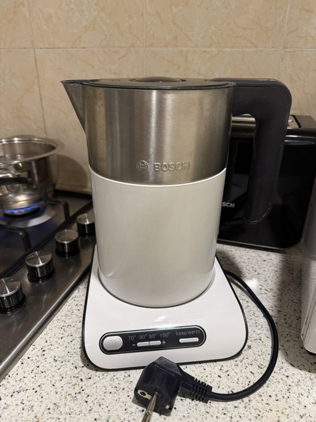 Bosch elektrik çaydanı – temperatur nəzarətli model. Xüsusiyyətlər: -