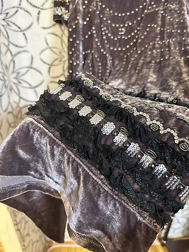 Brend: Idol Ölçü: L Qısaqol, dəyirmi yaxalı qadın paltarı. Yumşaq - şəkil 3