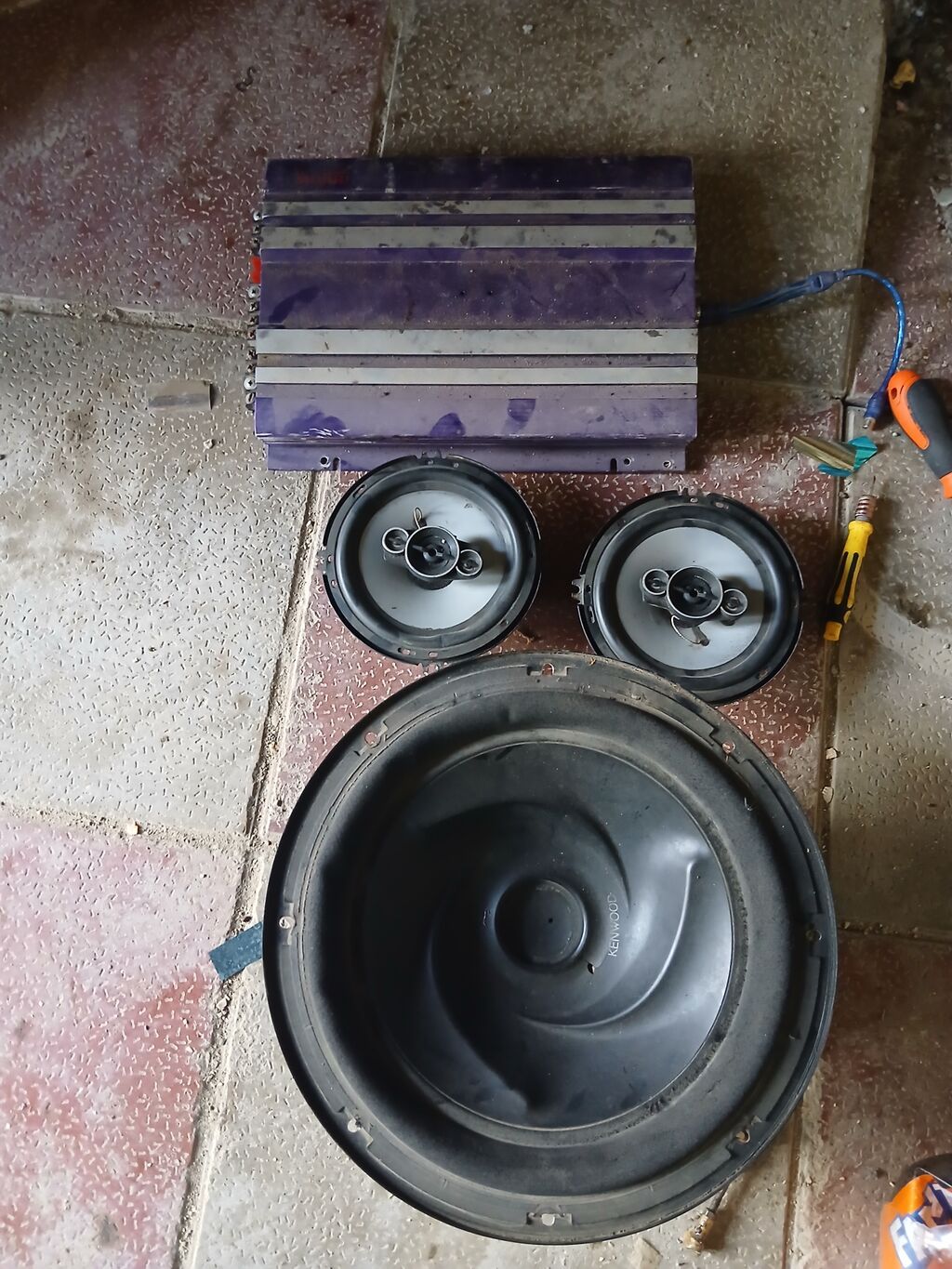 Avtomobil audiosu üçün komplekt - Gücləndirici (amplifier)