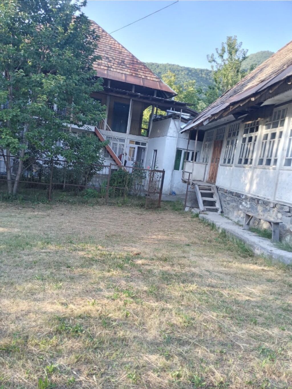 Şəki, 200 kv. m, 4 otaqlı, Hovuzlu, İşıq, Kanalizasiya, Qaz