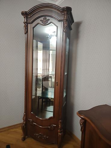 Klassik üslubda qonaq otağı üçün vitrin və bufet-güzgü dəsti - şəkil 4