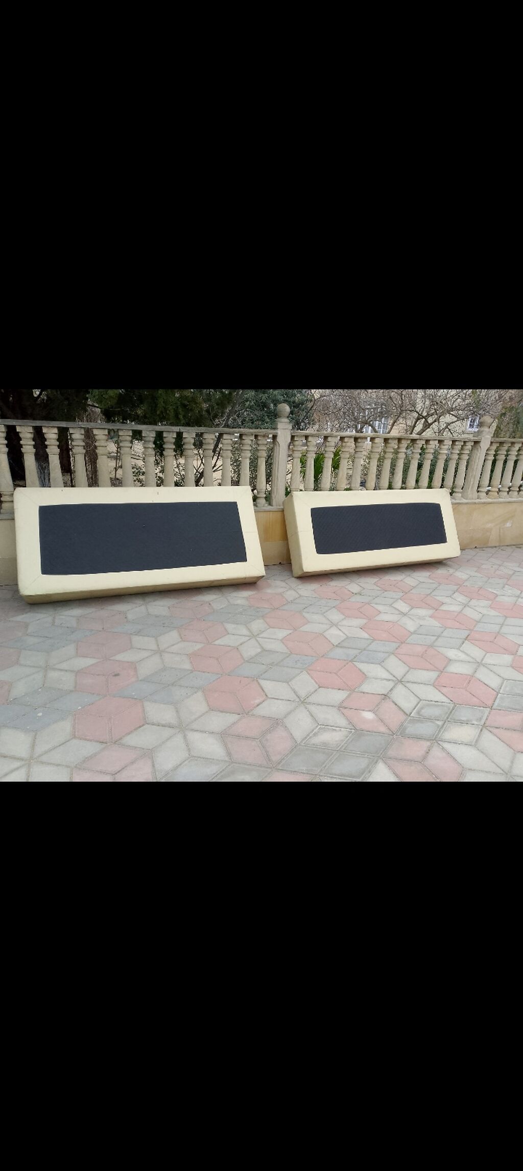 Məhsul: Yumşaq başlıq panelləri (2 ədəd) Təsvir: - Divara bərkidilən