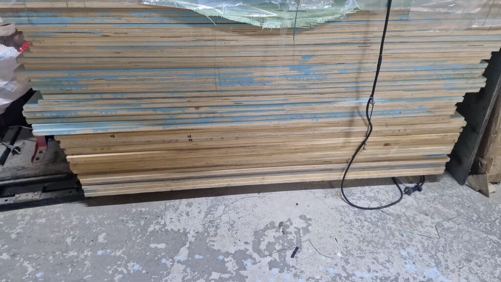 17 mm lik faner 1525x1525x17mm 40 ededdir.unvan balaxanı. İstifade