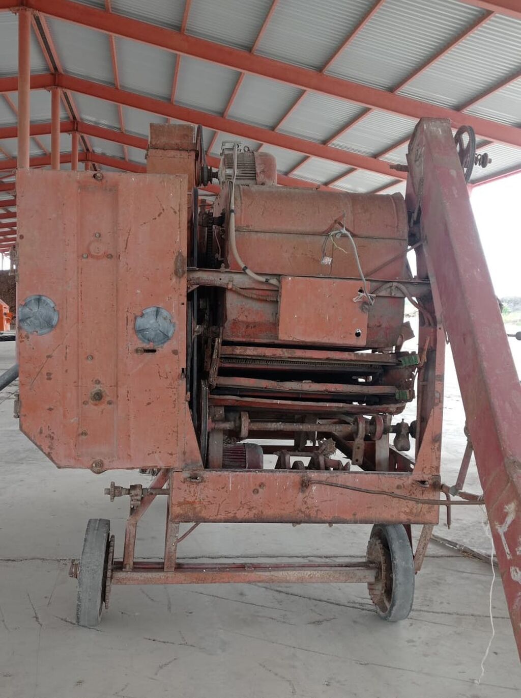 Ağdaş rayonu kükəl kənd Taxıl təmizləmə və çeşidləmə maşını -