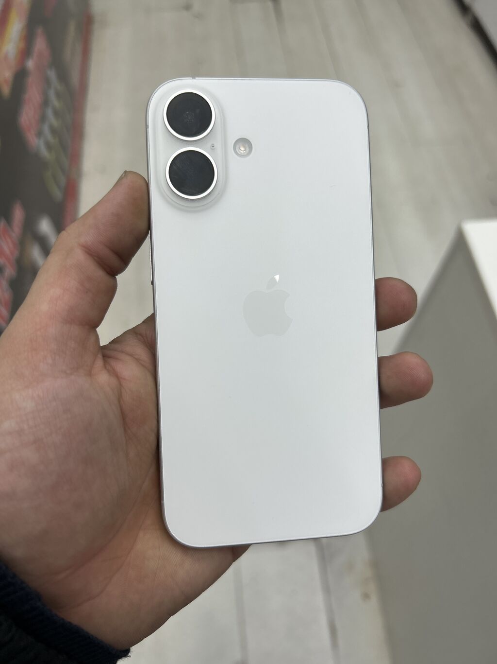 IPhone 16, 128 GB, Ağ, Simsiz şarj