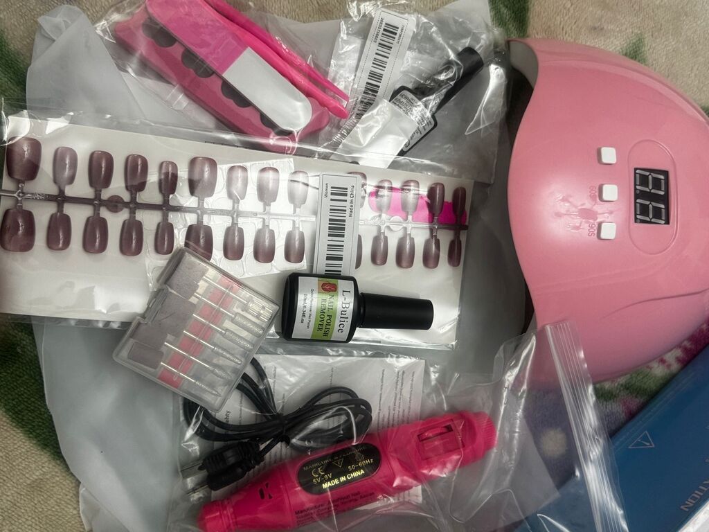 Manikür üçün tam set Komplektə daxildir: - LED/UV dırnaq quruducu