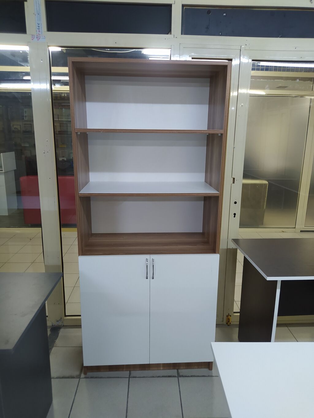 Yenidir. Hazır var. Ölçusu 180/80. dərinlik 40sm isdenilen rəng