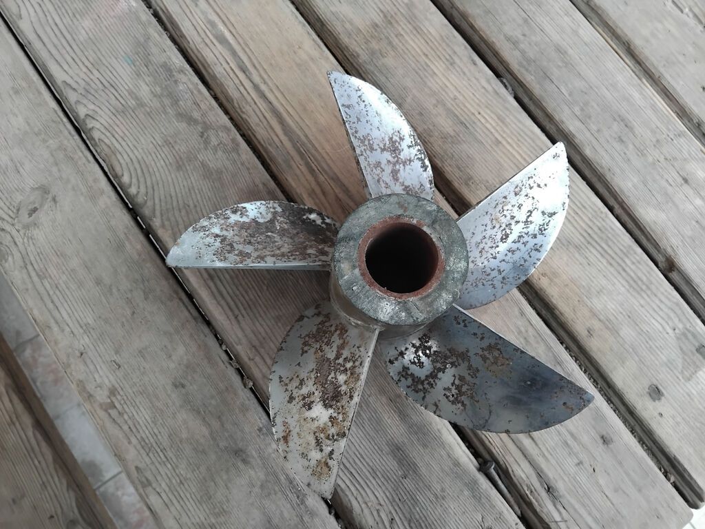 Скоростной пятилопастной гребной винт диаметром 25 см., сделан из