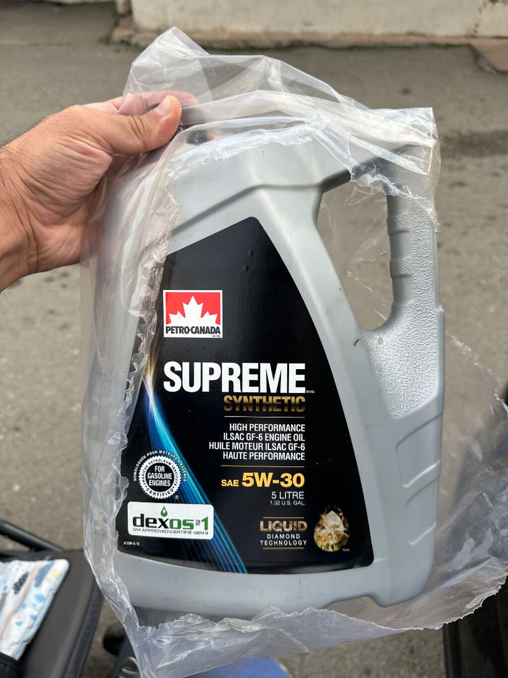 Yenidir. 5w30dur.Chevroletler üçün ideal yağdır