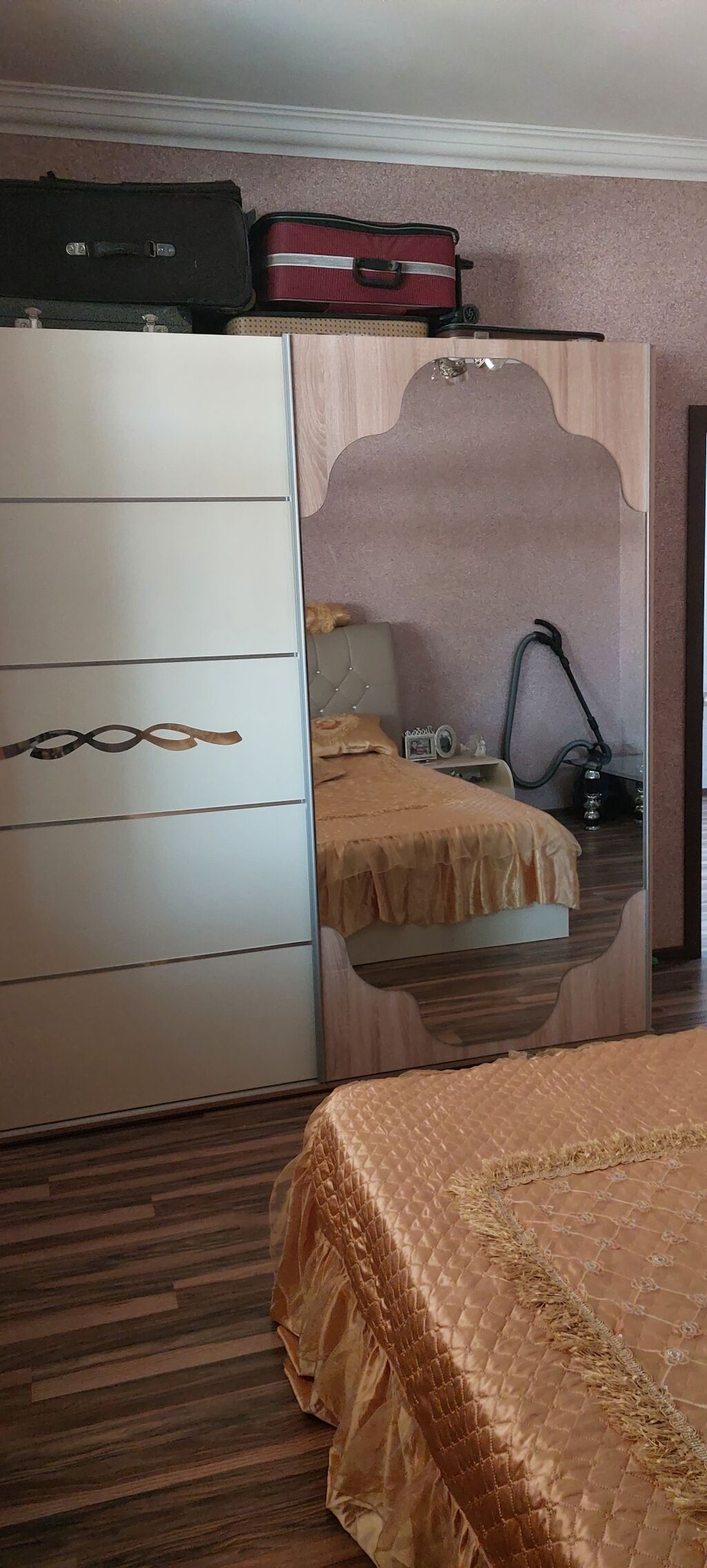 Ikinci əl yataq dəsti Yaxşı vəziyyətdədi 500m satılır real alıcıya