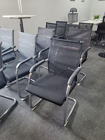 Ofis qonaq/konfrans stulları – mesh arxa hissə və yumşaq oturacaq - - şəkil 4