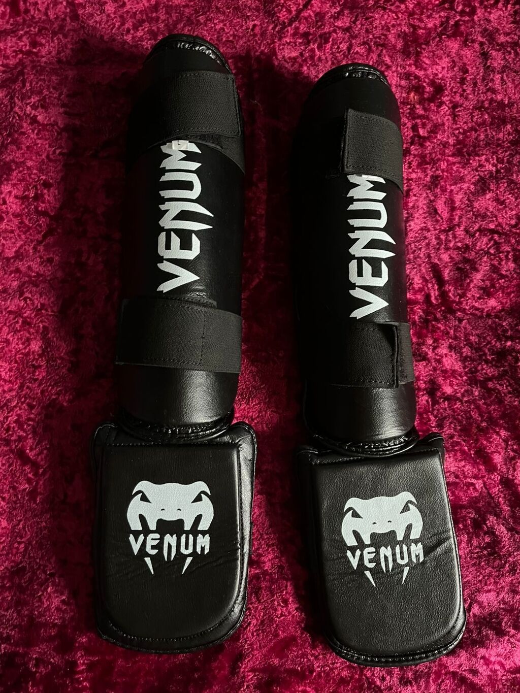 Venum qamış və ayaqüstü qoruyucuları (şin qvard və ayaq üstü pedləri)