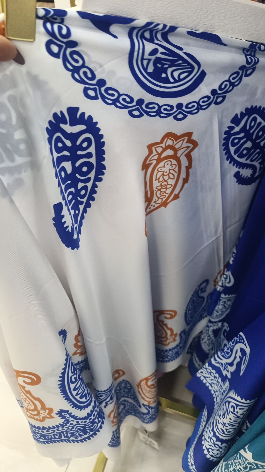 Kelagayi .ölçü 150/150 ipek və kətan pambıq var - Dizayn: Şərq