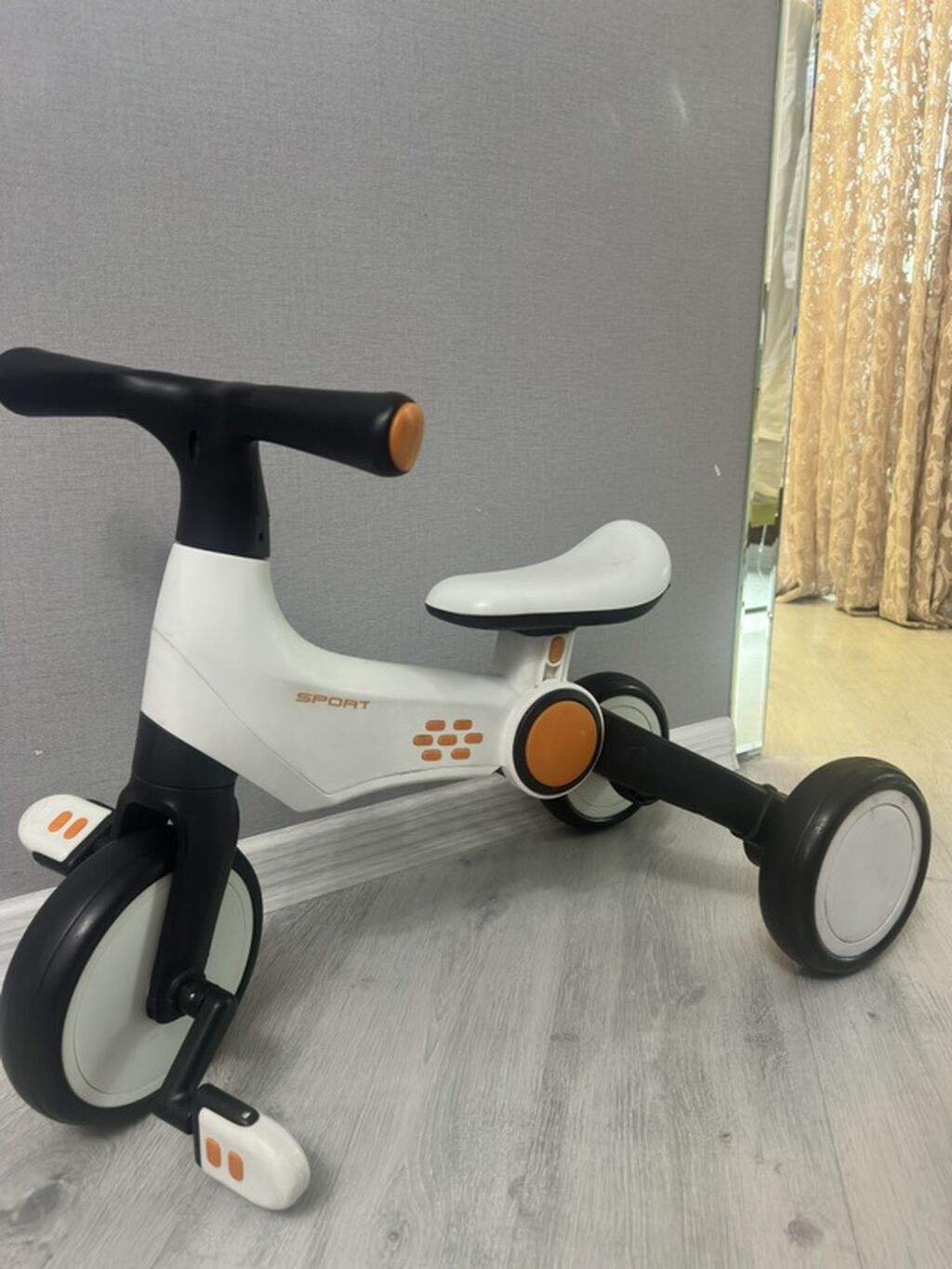 Uşaq skuterinin ön panel hissəsi – səsli modul və batareya bölməsi