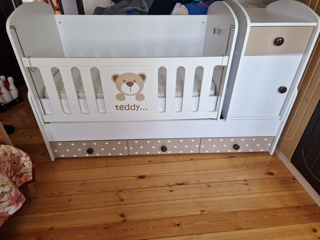 Oğlan və qız üçün, İşlənmiş, Dördbucaq, Beşik, Matras ilə, Yellənmə mexanizm ilə