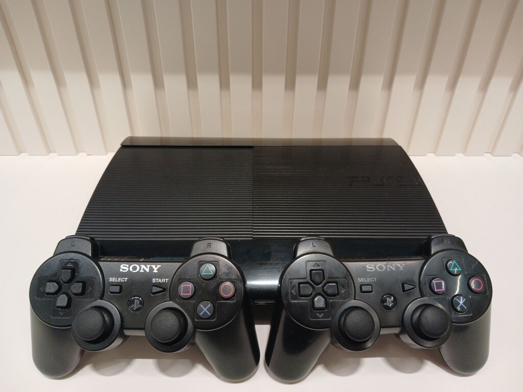 Sony PlayStation 3 Super Slim oyun konsolu Salam! Çox təmiz və