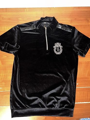 Qara qısaqol kişi köynəyi - Material: məxmər tipli yumşaq, parıltılı - şəkil 2