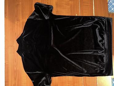 Qara qısaqol kişi köynəyi - Material: məxmər tipli yumşaq, parıltılı - şəkil 3