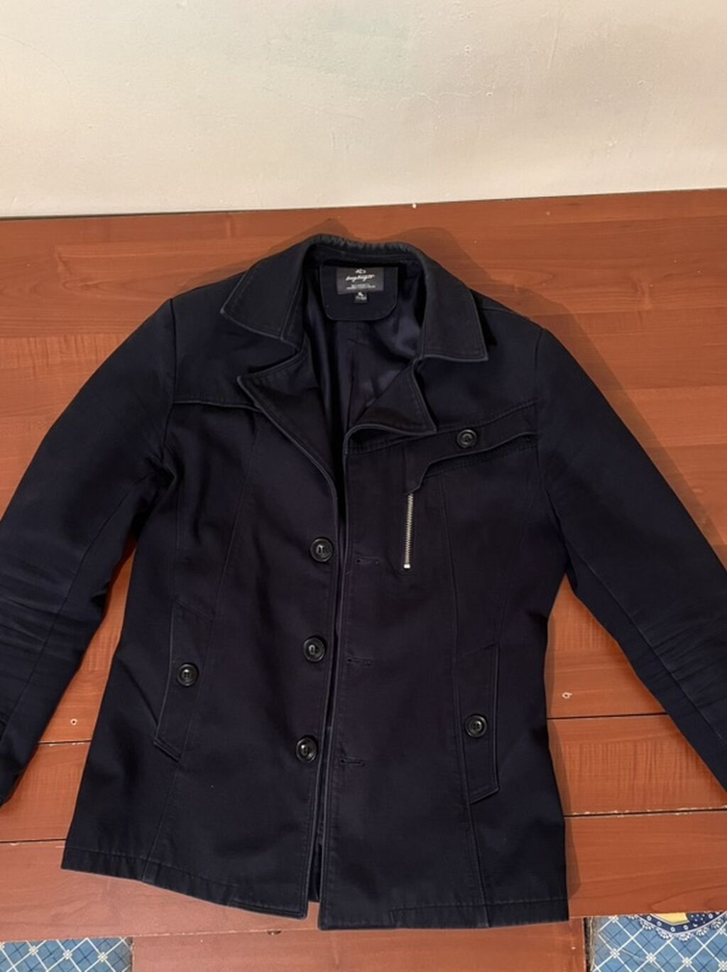 - Məhsul: Kişi gödəkçəsi - Brend/etiket: Long Xing JR - Ölçü: XL