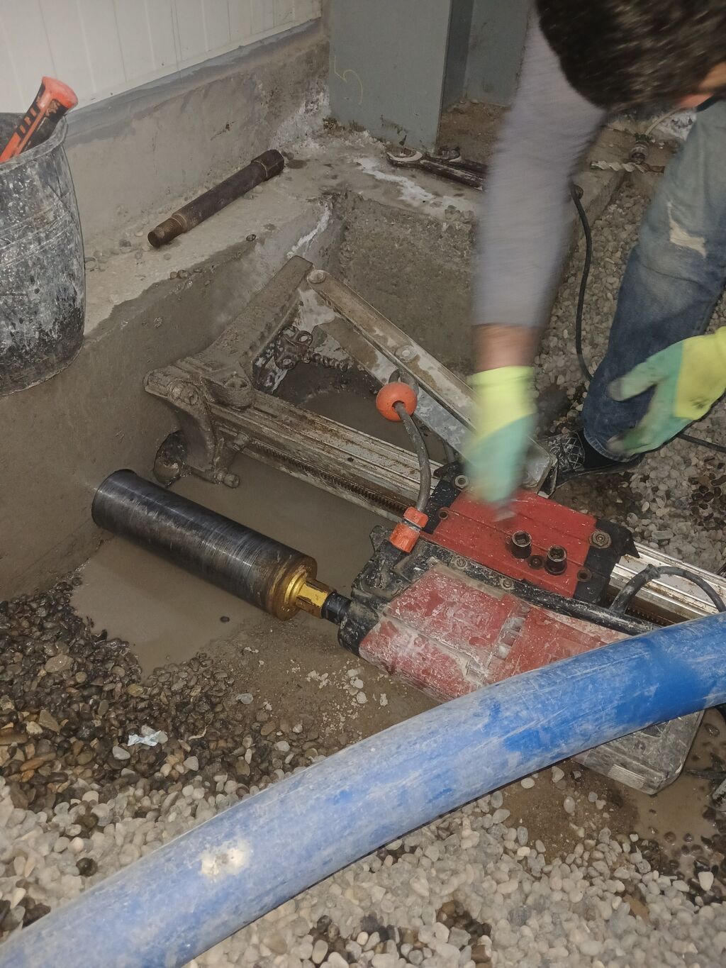 Beton və daşda dəlik açma – almaz karotaj xidməti - Peşəkar stasionar