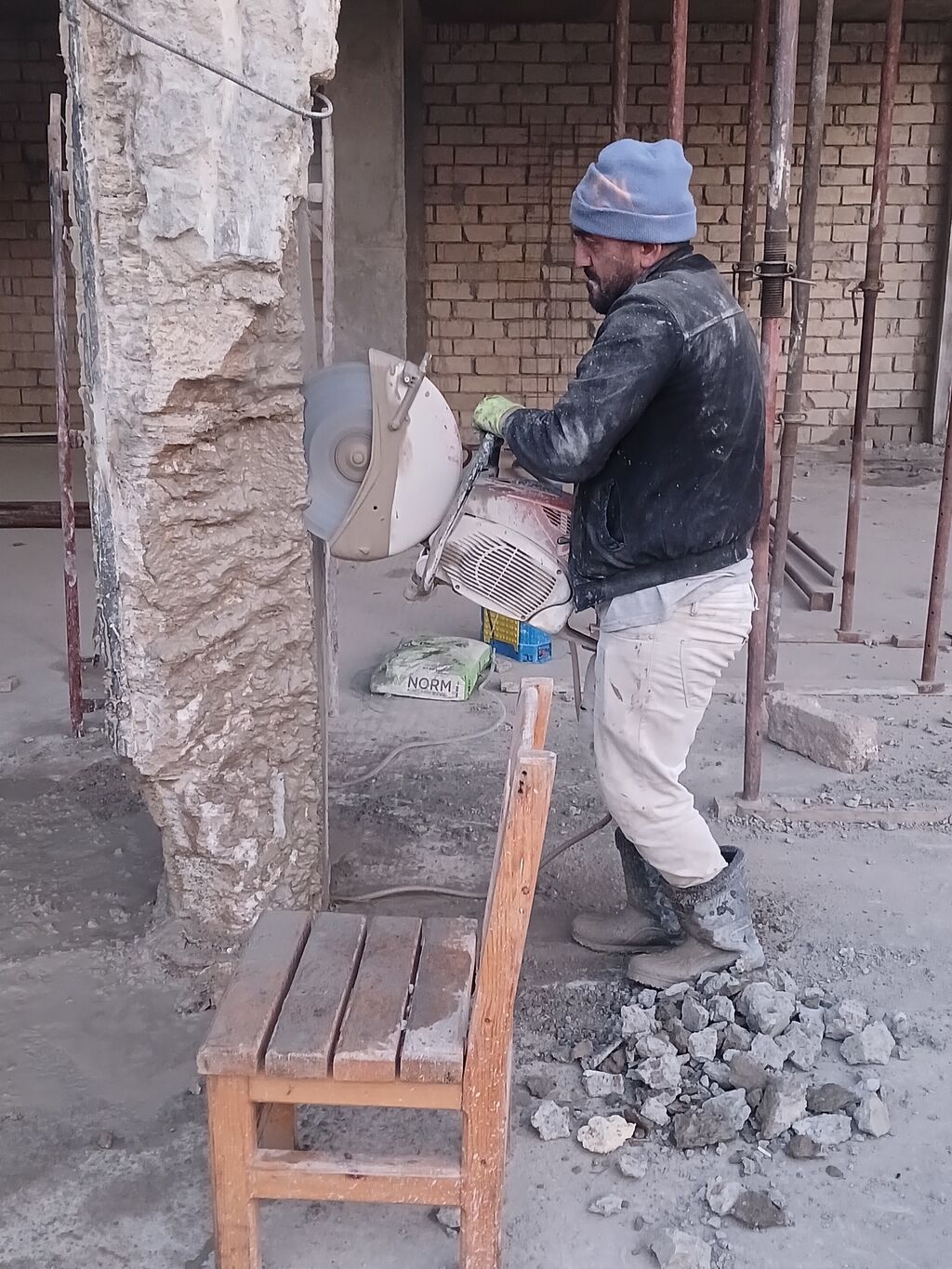 Beton və daş kəsimi xidməti - Armaturlu beton, kolon, tavan və