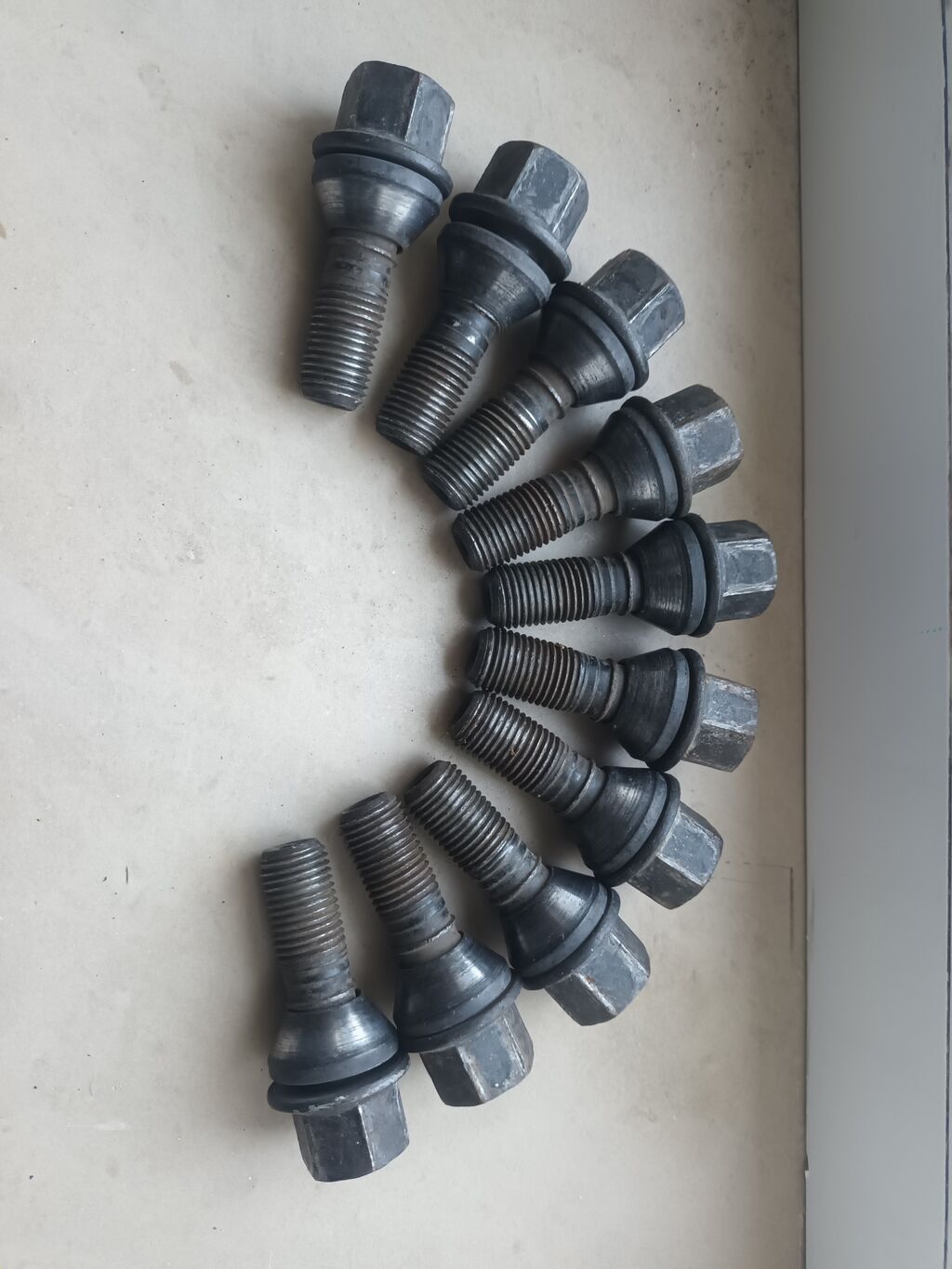 BMW X5 E53 Avtomobil diski üçün təkər boltları dəsti - Sayı: 10 ədəd