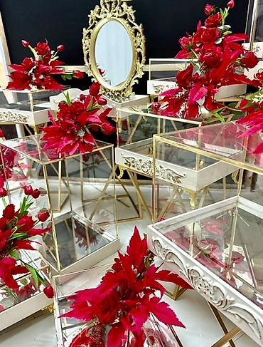 12 ədəd qırmızı gül ilə olan model - şəkil 2