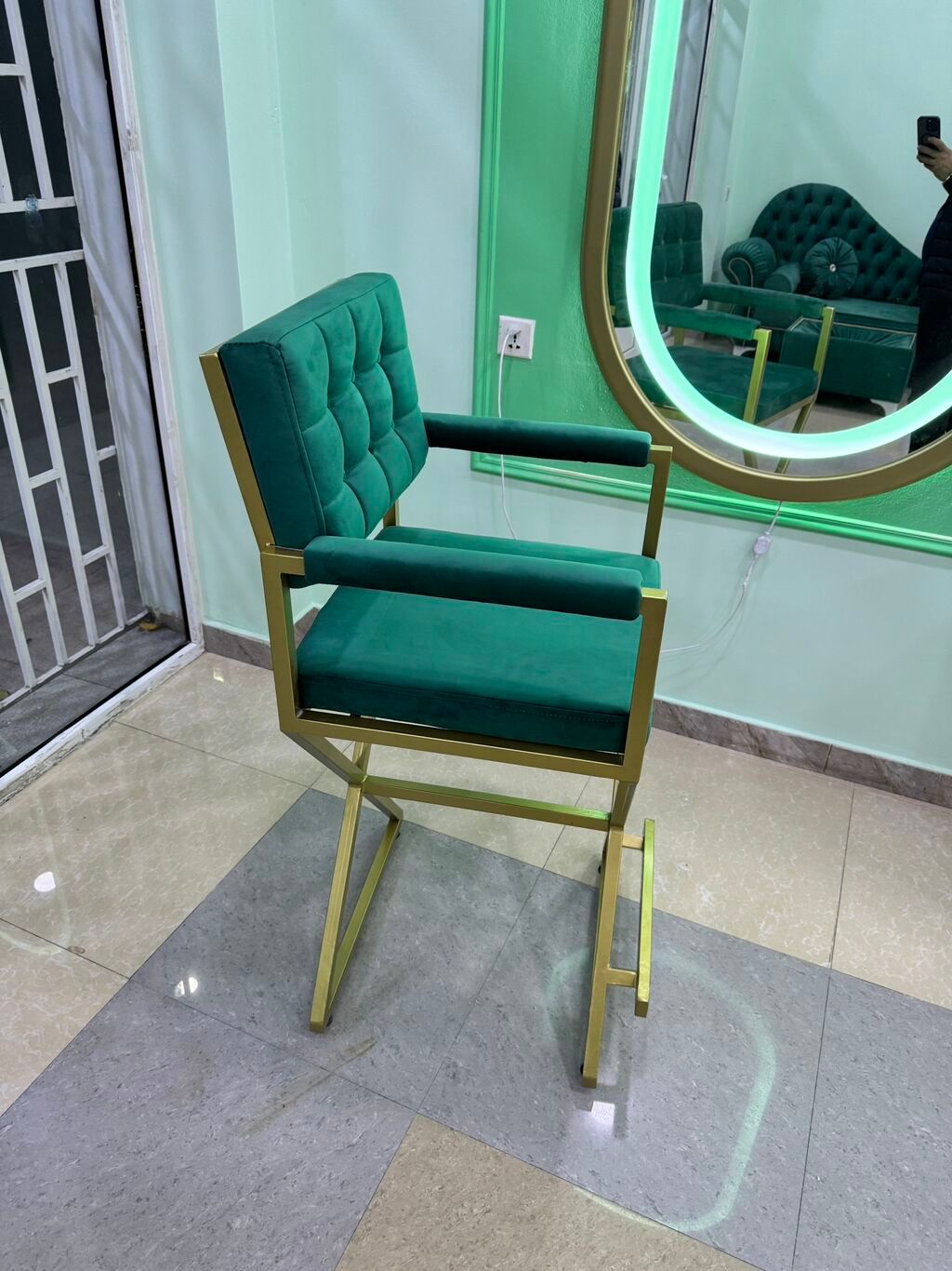 Mekap kreslomuz demirdendi kefiyetlidi reng secimi var guzgu ile bir