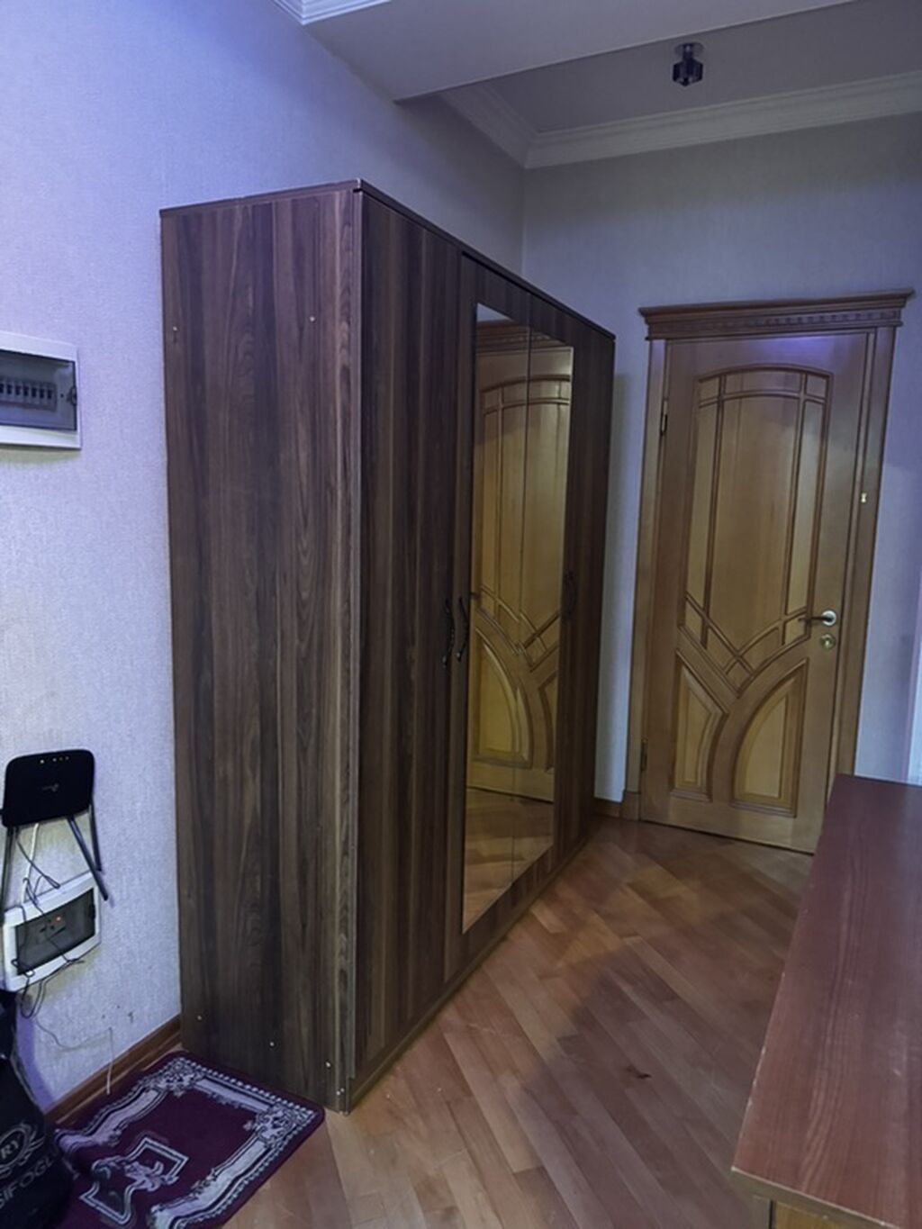 3 qapılı, Güzgülü, Qəhvəyi, Taxta, Açılan, Düz dolab