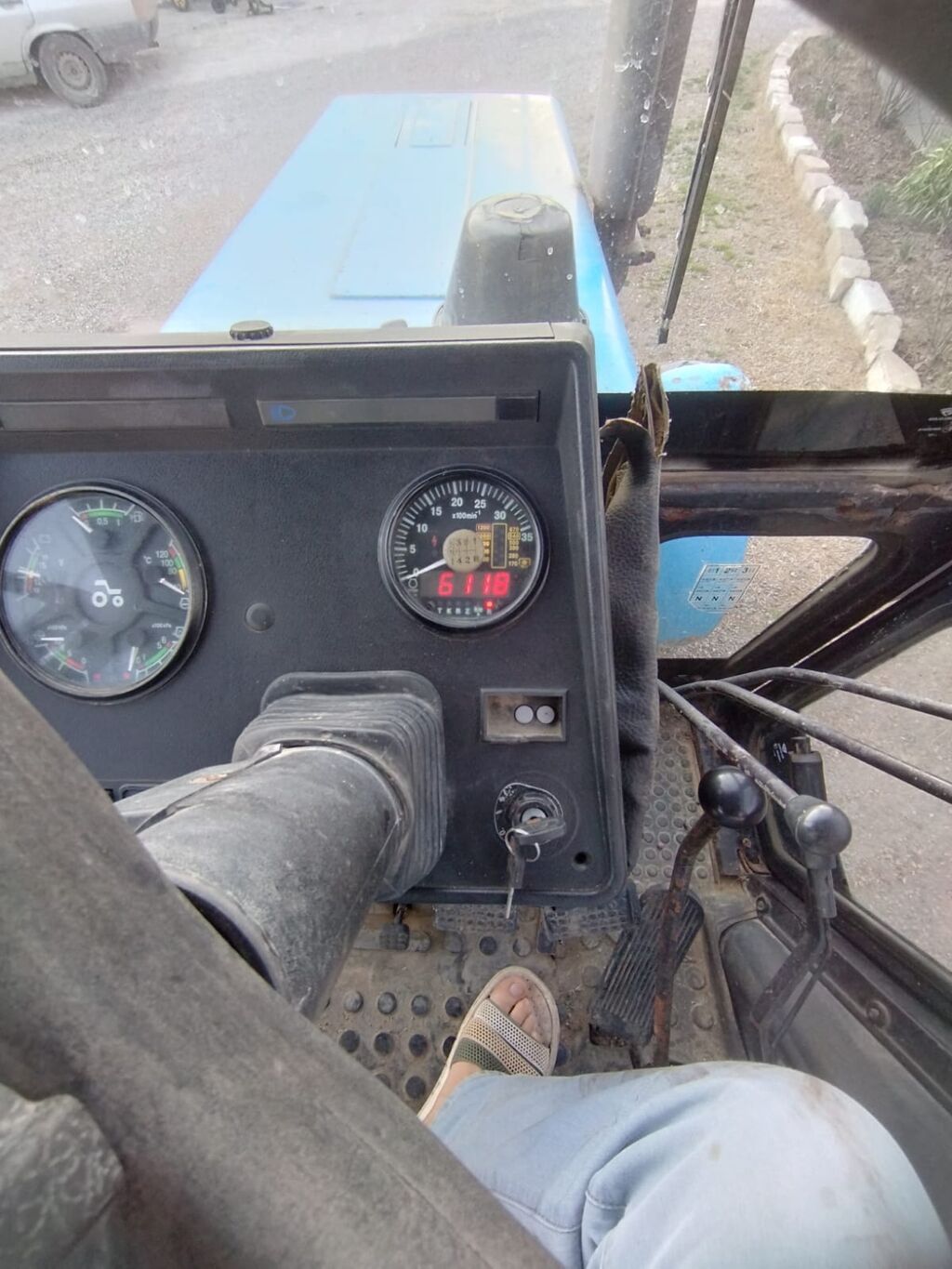 Belarus 892 traktor - Marka/model: Belarus 892 - Rəng: mavi - Kabin