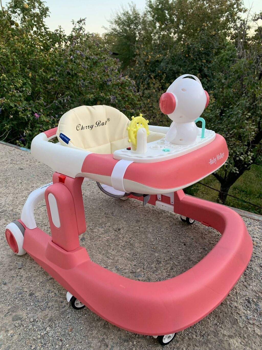 Dilek…. Charriy baby. Xadinok yenidir 60 azn satilir.etiket