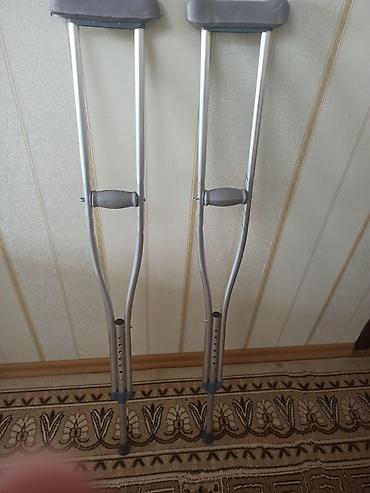 TƏCİLİ SATILIR. Yeriməkdə çətinlik çəkən adamlar üçün tibbi qoltuqaltı - şəkil 3