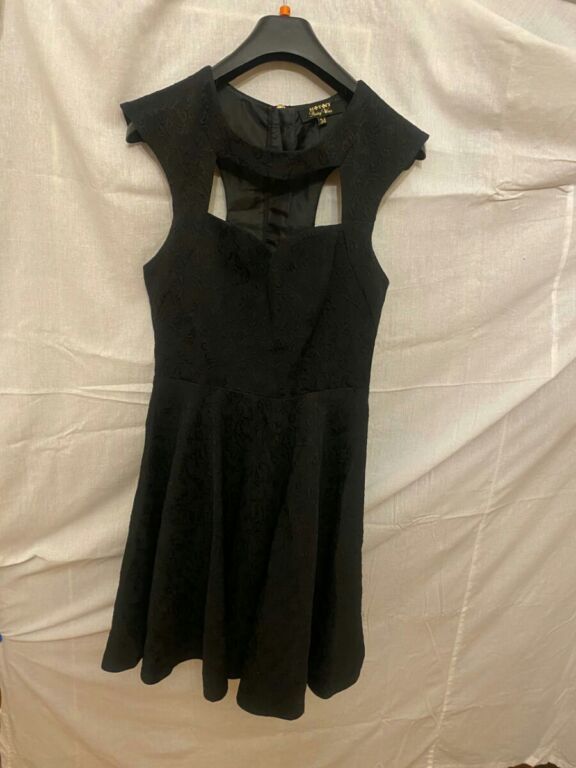 Koton Party Xs34 razmer Tezedi Party toy ucun nezerde tutulub