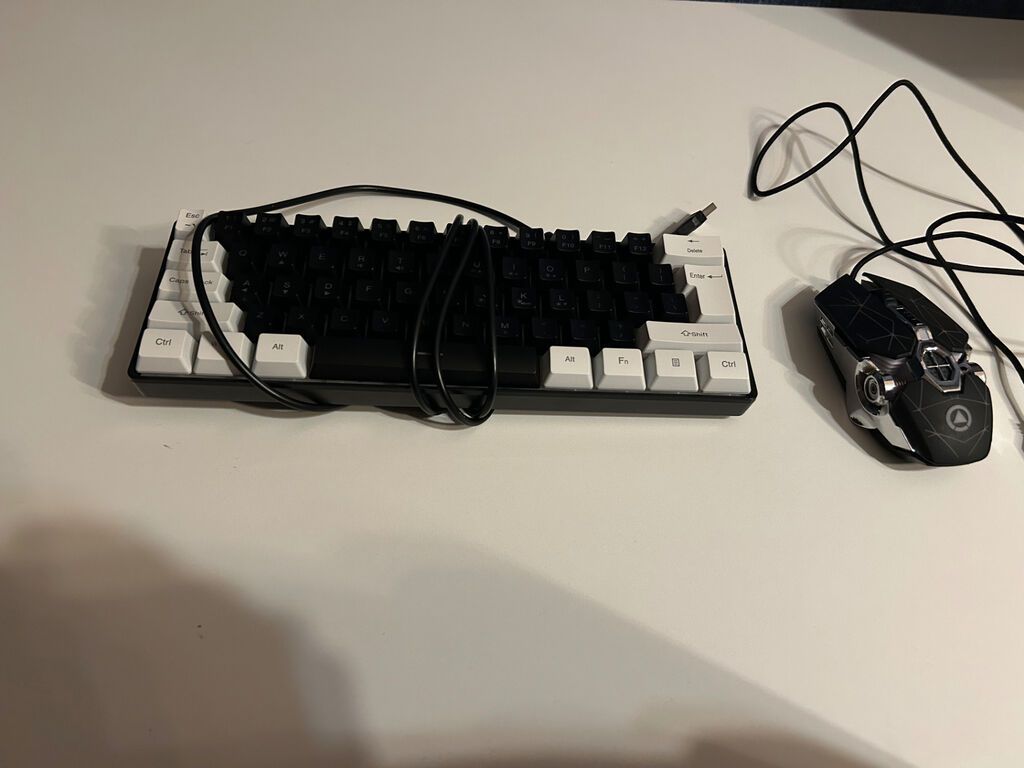 RGB Klaviatura + Gaming Maus (demək olar yeni) Təsvir: Satılır RGB