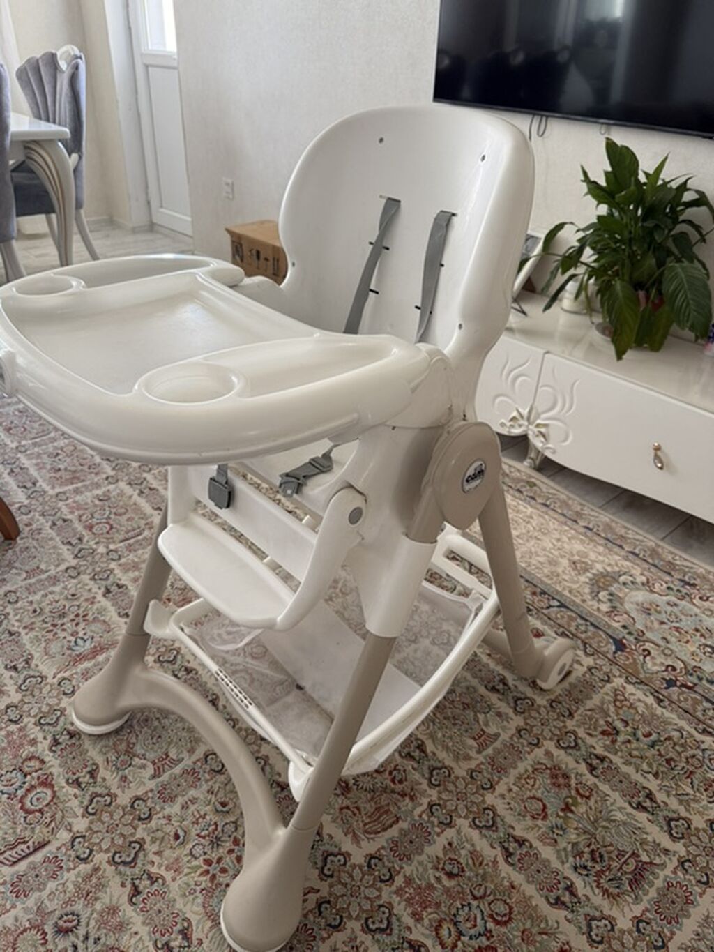 Uşaq yemək stulu – çoxfunksiyalı, tənzimlənən model - Rəng: ağ/bej -