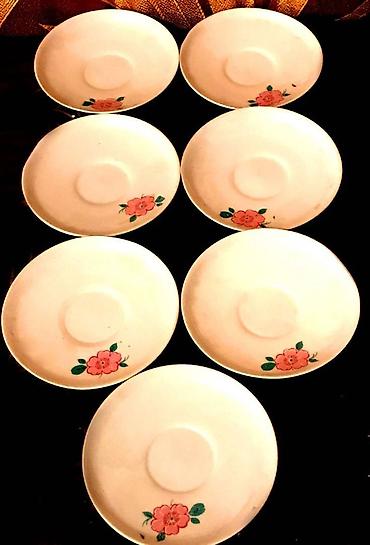 Продаются фарфоровые блюдца, всего 7 штук. Красивые в отличном - şəkil 2