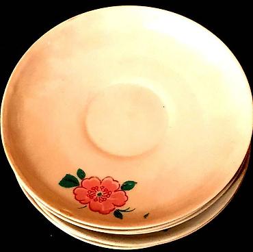 Продаются фарфоровые блюдца, всего 7 штук. Красивые в отличном - şəkil 3