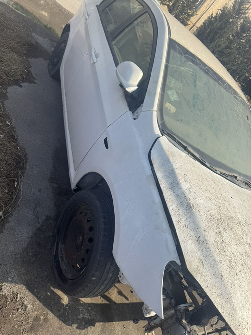 Mg 350 Ehtiyat hissesi kimi satilir Kime hamsi hissesi lazimdi elaqe